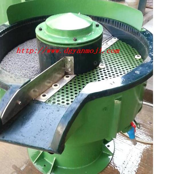 Processing method of casting using vibration polishing machine